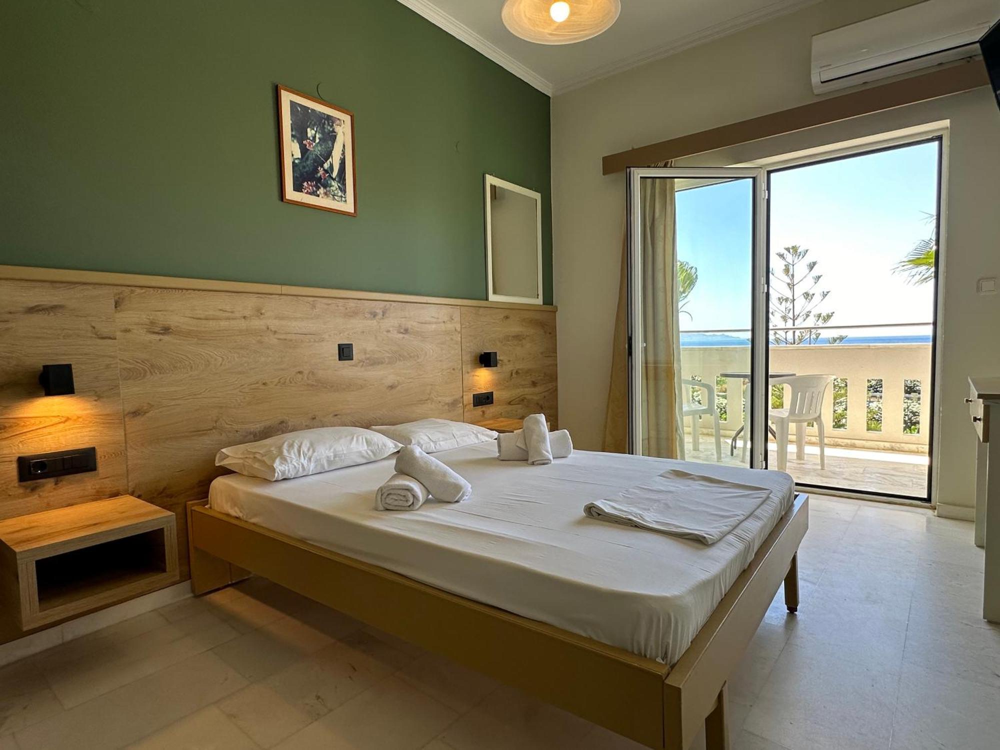 Regina Hotel Kíssamos Eksteriør bilde